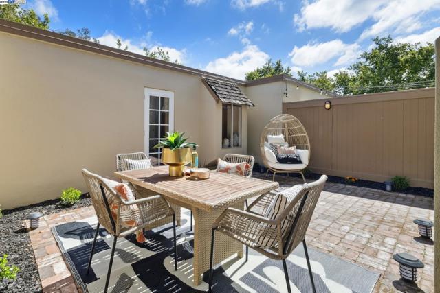 3032 CERRO VISTA, Alameda CA: https://media.crmls.org/mediaz/7cf0d9b7-e8a6-4dcc-9a50-1de4a5bcb88e.jpg