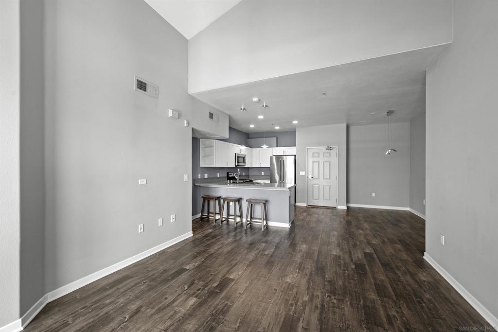 1501 Front St - photo 2