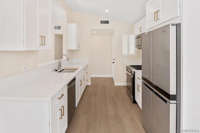 2750 Walker Dr, San Diego CA: https://media.crmls.org/mediaz/7cf1a6d9-69b4-4488-88cf-3b66e784d309.jpg