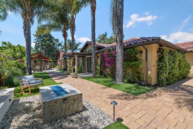 65 Fairfax Avenue, Atherton CA: https://media.crmls.org/mediaz/7cf1cde9-f17f-493d-acd1-2d18176dd49b.jpg