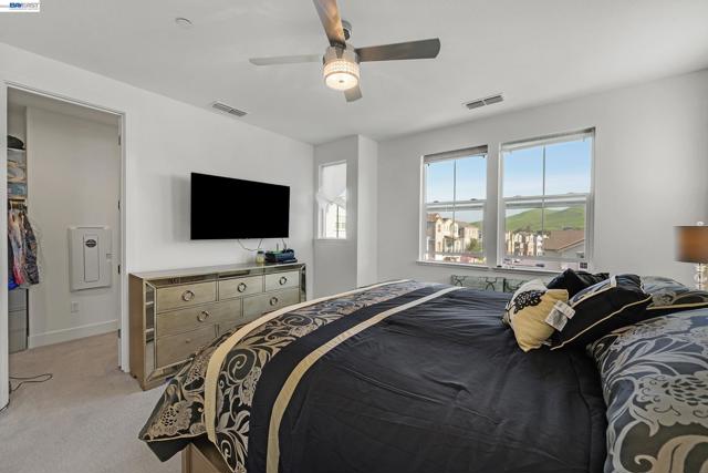 Image 28 of 41 For 7228 Carneros Ln