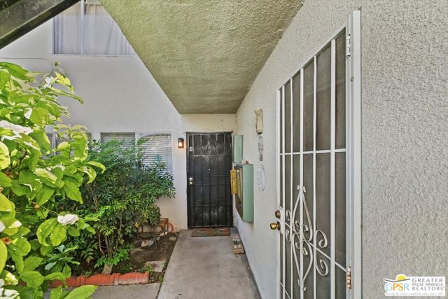 171 E Ralston Avenue, San Bernardino CA: https://media.crmls.org/mediaz/7cf28acf-4f4a-46d1-b7dd-5d0b989e7a6d.jpg