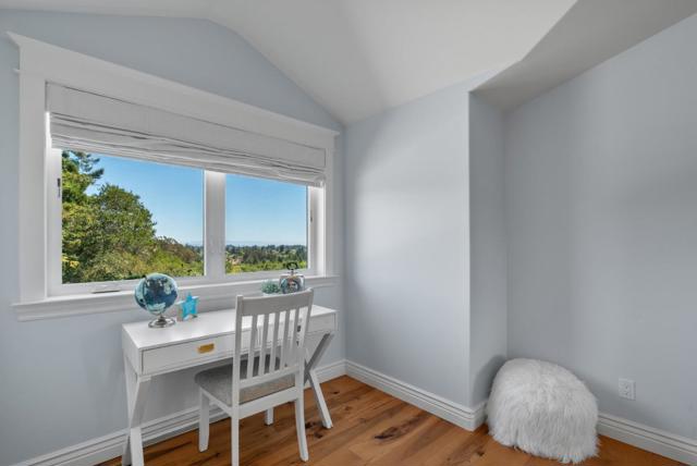 40 S Circle Drive, Santa Cruz CA: https://media.crmls.org/mediaz/7cf28c04-36db-4c3f-8ffb-1b72c754e64e.jpg