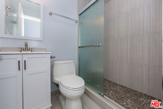 13659 Magnolia Boulevard, Sherman Oaks CA: https://media.crmls.org/mediaz/7cf317e2-bdae-4510-90bf-5338af67682c.jpg