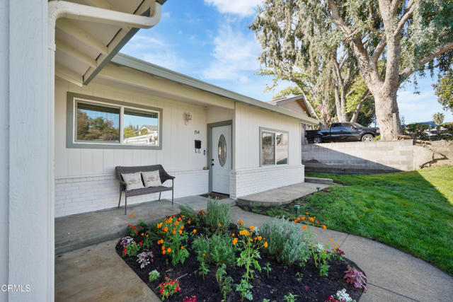 Detail Gallery Image 4 of 57 For 754 Wesley Ave, Vacaville,  CA 95688 - 4 Beds | 3 Baths