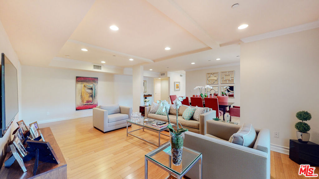 118 S Clark Drive #105