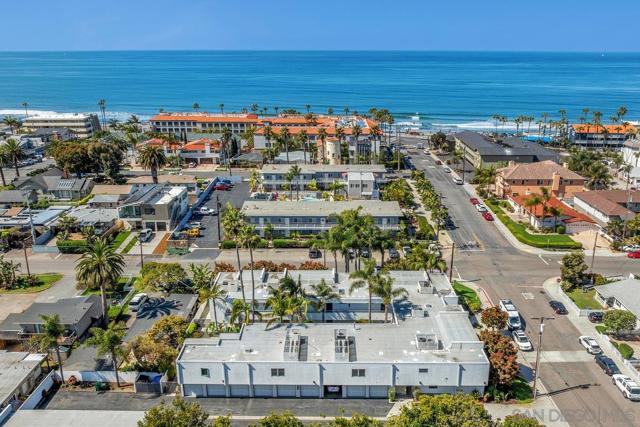 317 Pine Ave, Carlsbad CA: https://media.crmls.org/mediaz/7cf4f9c9-2069-427f-9d4b-61ad1887c652.jpg