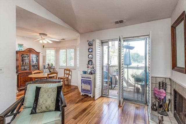 3489 Wine Barrel Way, San Jose CA: https://media.crmls.org/mediaz/7cf500c0-1d91-49fb-b862-b03e1fe68d5e.jpg