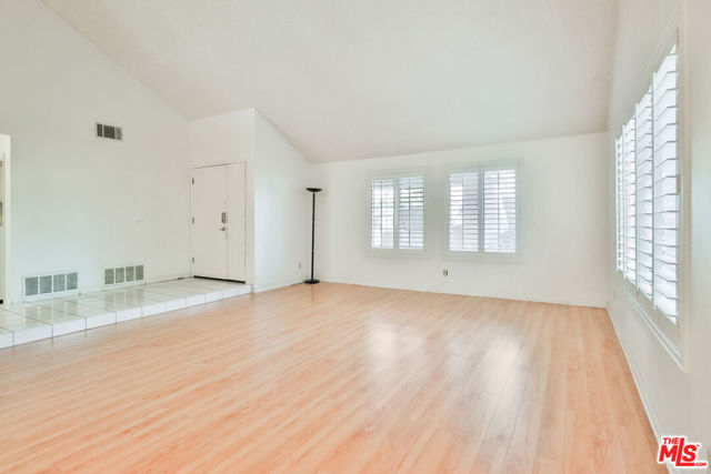 768 Aileen Street, Camarillo CA: https://media.crmls.org/mediaz/7cf5429b-1dea-4a1d-82f7-e5ef90e17873.jpg