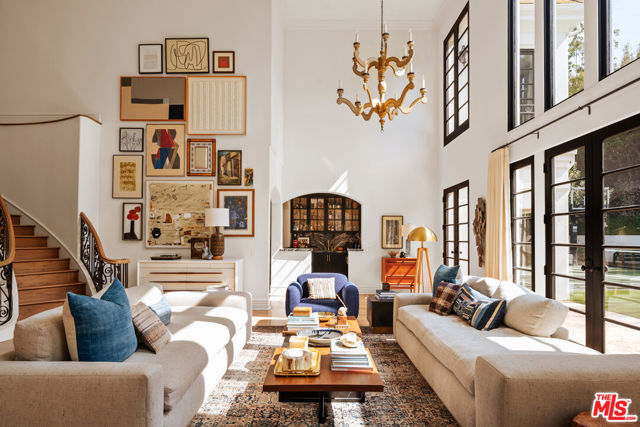 3901 Longridge Avenue, Sherman Oaks CA: https://media.crmls.org/mediaz/7cf54b73-176f-4b7e-af85-02643d4318ea.jpg