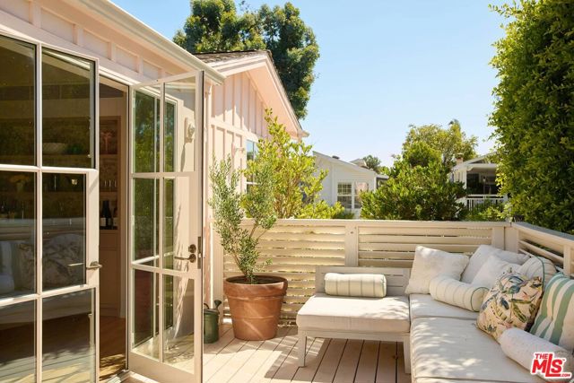 212 Paradise Cove Road, Malibu CA: https://media.crmls.org/mediaz/7cf57106-0c68-4b99-a966-a137b365b0c0.jpg