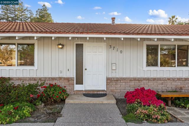 3710 Northridge Dr, Concord CA: https://media.crmls.org/mediaz/7cf59ad3-a541-4fba-82bf-bb58bb332a81.jpg