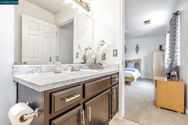 1771 Schooner Way, Pittsburg CA: https://media.crmls.org/mediaz/7cf5bf81-2e23-4a75-a496-2f328a5e532b.jpg