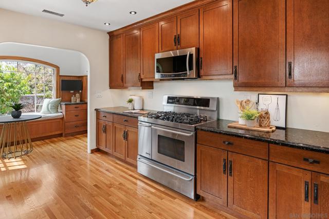 4605 4607 Terrace Dr, San Diego CA: https://media.crmls.org/mediaz/7cf5e3f3-3037-4c4f-95fe-1c857d17e6ec.jpg
