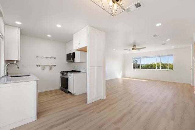 3875 Vista Campana, Oceanside CA: https://media.crmls.org/mediaz/7cf716c0-f468-463b-86ef-1fa1741972b4.jpg
