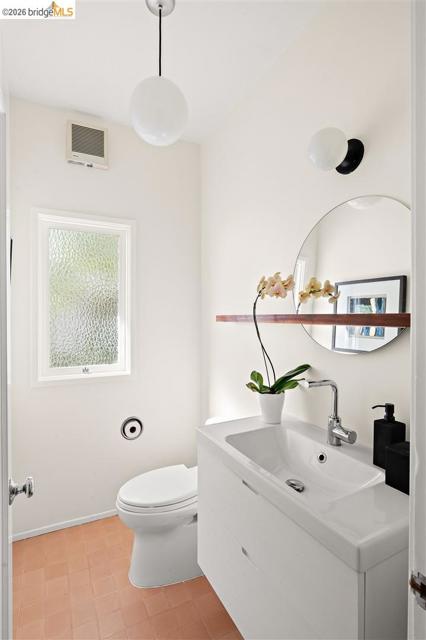 Image 15 of 54 For 450 Vermont Ave