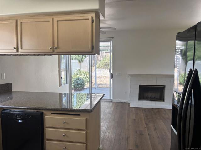 14018 Via Corsini, San Diego CA: https://media.crmls.org/mediaz/7cf772c3-b719-4d1c-aff5-89edf8461b76.jpg
