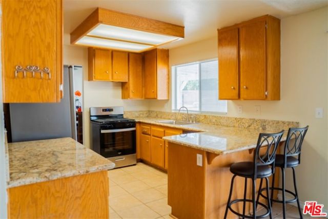 37411 Sheffield Drive, Palmdale CA: https://media.crmls.org/mediaz/7cf7d314-bbed-4d9e-b3fc-737c4de184f4.jpg