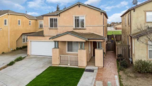 359 Barolo Circle, Greenfield CA: https://media.crmls.org/mediaz/7cf82232-7513-4668-b020-70679ec53924.jpg