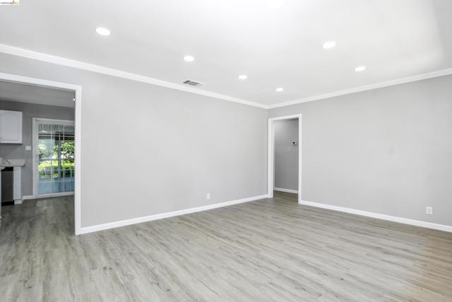 Image 3 of 40 For 120 Hillcrest Ave