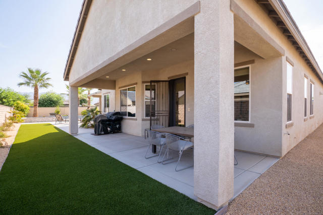 42897 Cusino Court, Indio CA: https://media.crmls.org/mediaz/7cf90940-05db-4c3c-933c-734be0084e80.jpg