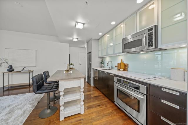 575 6Th Ave, San Diego, California 92101, 1 Bedroom Bedrooms, ,1 BathroomBathrooms,Condominium,For Sale,6Th Ave,250019860SD