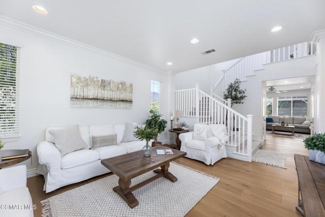 3306 Rising Star Avenue, Simi Valley CA: https://media.crmls.org/mediaz/7cf94458-715a-495d-9d30-9c2889d0a792.jpg