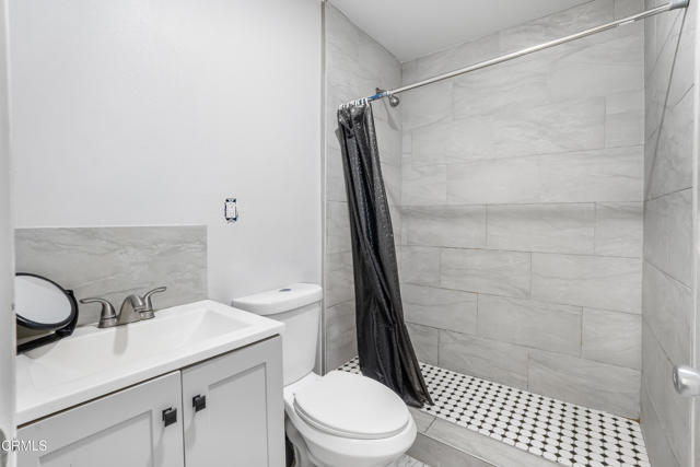 136 N Garfield Avenue, Oxnard CA: https://media.crmls.org/mediaz/7cf99eea-318b-4d2a-9b56-39c69dae1252.jpg