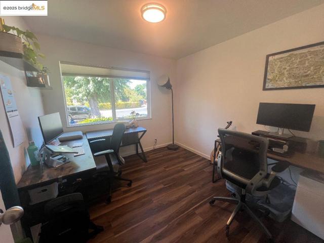 35 Baylor Ln, Pleasant Hill CA: https://media.crmls.org/mediaz/7cfb527f-0996-4325-98b5-fc2f23c00b6a.jpg