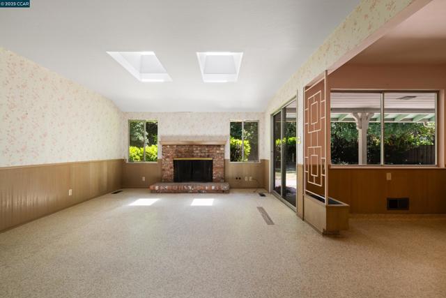 18 Garden Estates Ct, Alamo CA: https://media.crmls.org/mediaz/7cfb7ad7-1aad-48e8-b621-a0582085939f.jpg