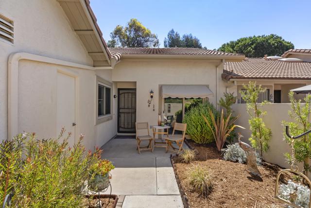 17909 Avenida Alozdra, San Diego CA: https://media.crmls.org/mediaz/7cfb87b2-7a59-4e0a-8bad-27447fa693b4.jpg
