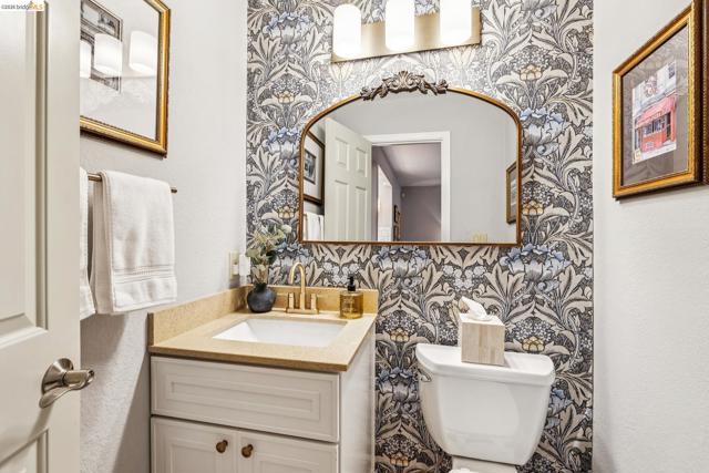 2090 Shady Creek Pl., Danville CA: https://media.crmls.org/mediaz/7cfb9d69-b4fc-4d63-b0c0-91c66847316e.jpg