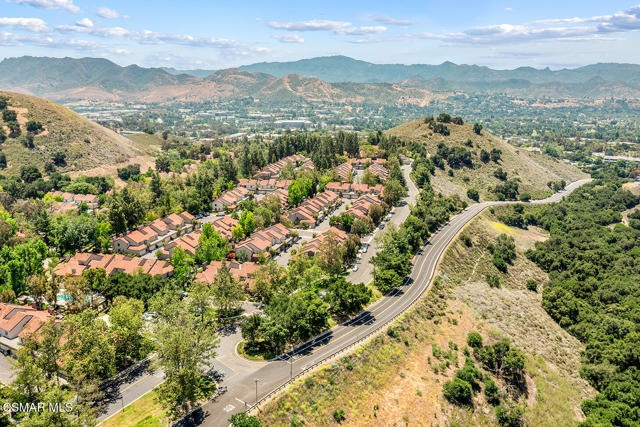 732 Via Colinas, Westlake Village CA: https://media.crmls.org/mediaz/7cfbe714-0c57-4a2c-96ac-c0ff6cf08099.jpg