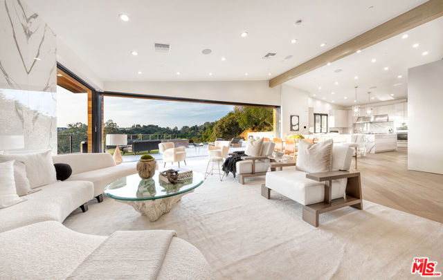 9153 Janice Place, Beverly Hills CA: https://media.crmls.org/mediaz/7cfc3823-23a6-4343-ad0c-5db30d87701f.jpg