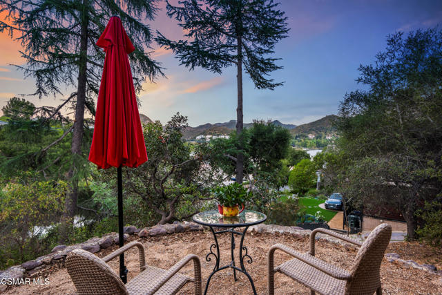 141 Lake Sherwood Drive, Lake Sherwood CA: https://media.crmls.org/mediaz/7cfc4ec4-09fb-4c86-bc2f-c7b4eab3dec3.jpg