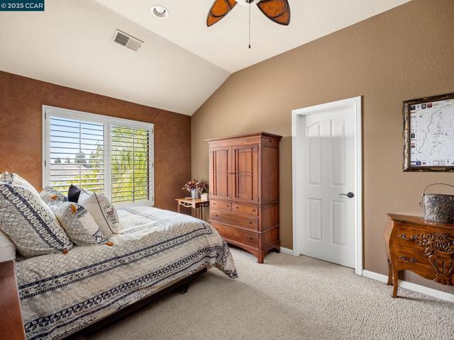 4640 Kingswood Dr, Danville CA: https://media.crmls.org/mediaz/7cfc4ee6-ee0c-40b0-9068-89cd8730aa70.jpg