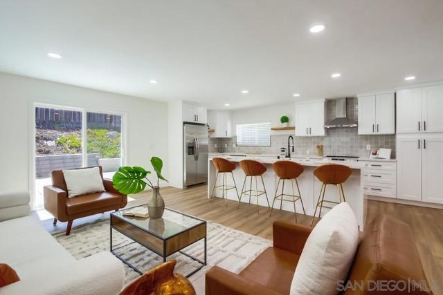 13113 Calle De Las Rosas, San Diego CA: https://media.crmls.org/mediaz/7cfca96d-b087-43ce-b835-d451311123f0.jpg