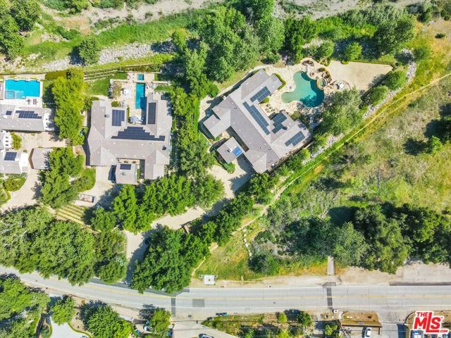 29734 Mulholland Highway, Agoura Hills CA: https://media.crmls.org/mediaz/7cfd1fdf-1520-45a1-9c8c-33b969658da8.jpg