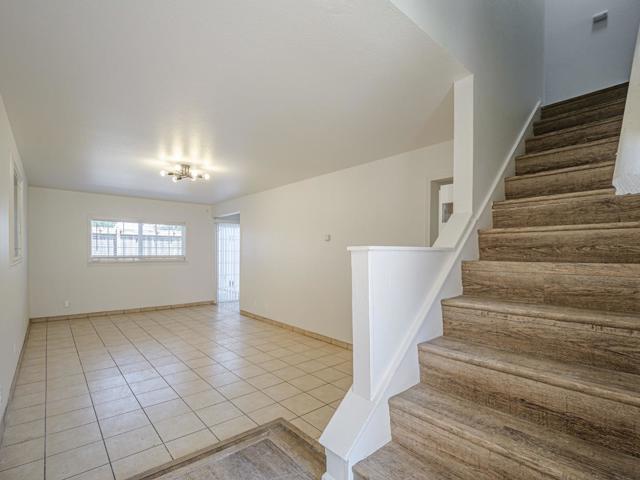914 Acosta Plaza, Salinas CA: https://media.crmls.org/mediaz/7cfdfb50-0177-4e16-94f1-d05d95ddc803.jpg