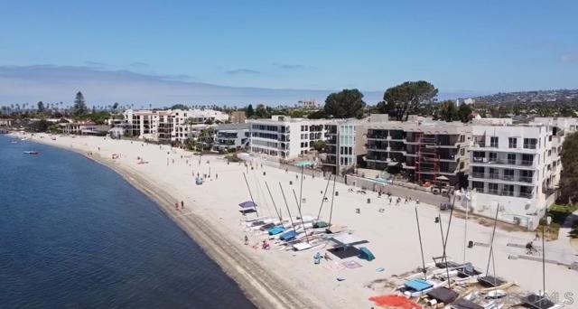 4135 Fanuel St, Pacific Beach (San Diego) CA: https://media.crmls.org/mediaz/7cfe25fb-be84-4289-ba78-d645f950e00d.jpg