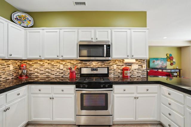 60519 Lace Leaf Court, La Quinta CA: https://media.crmls.org/mediaz/7cfe2b45-6a1f-4d06-816e-118af8c4c6d6.jpg