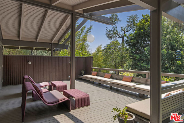 1030 Canon Drive, San Marino CA: https://media.crmls.org/mediaz/7cfe3b6a-4f1a-40fa-9eb0-18fee867d53a.jpg