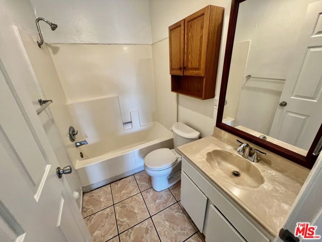 13227 Vanowen Street photo 6