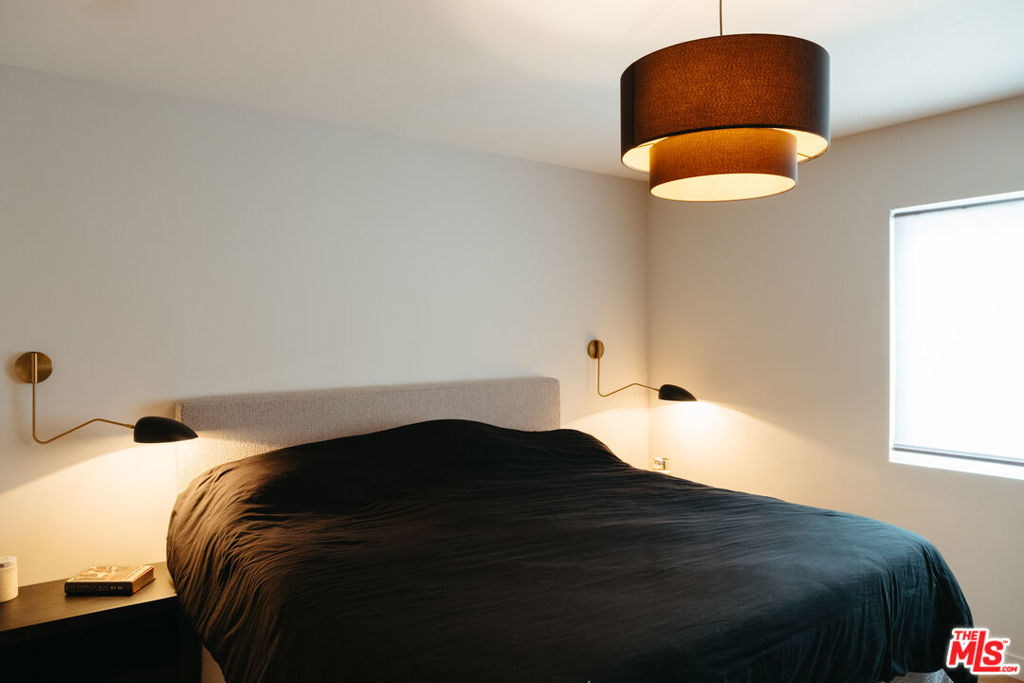 https://media.crmls.org/mediaz/7cfed1a3-0bd6-4ab7-9275-2ef24871bed6.jpg?preset=X-Large