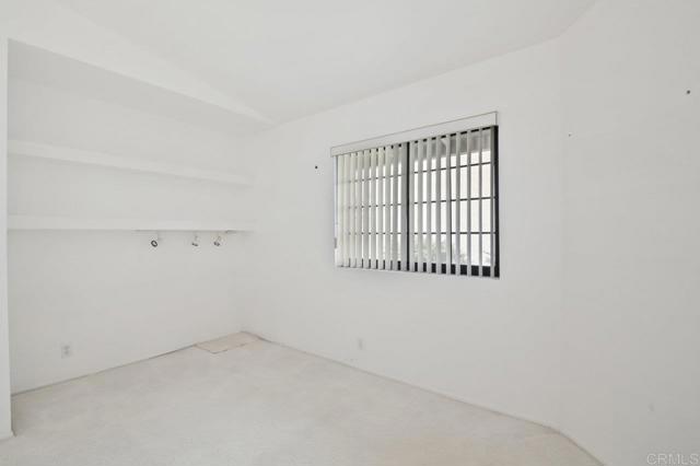 4065 Caminito Davila, San Diego CA: https://media.crmls.org/mediaz/7cff69f3-e07d-45b0-af99-91aa10f598a0.jpg