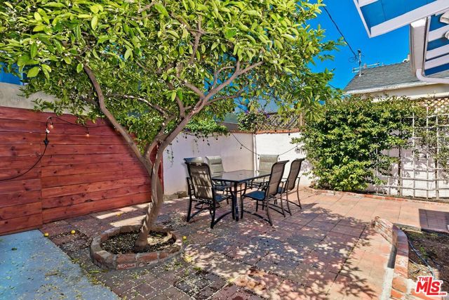 3819 Goldwyn Terrace photo 20