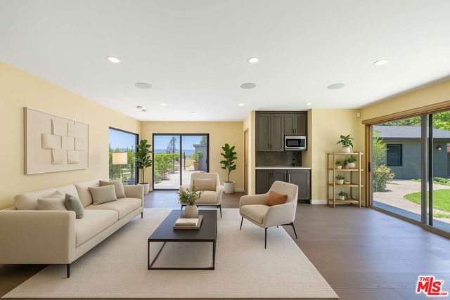 2841 Montcalm Avenue, Los Angeles CA: https://media.crmls.org/mediaz/7d0057e9-35c3-49a2-bb16-298e664f111d.jpg