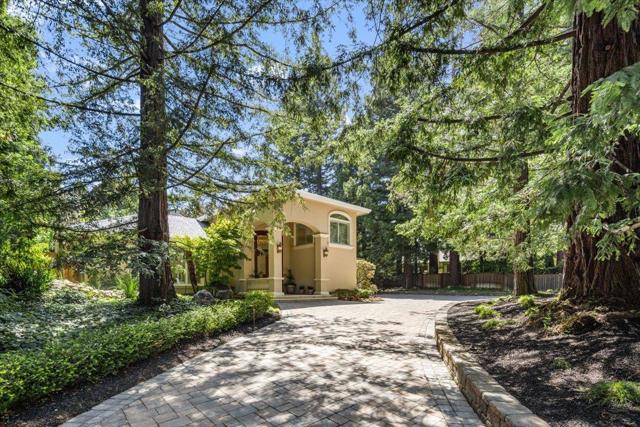 801 Eucalyptus Avenue, Hillsborough CA: https://media.crmls.org/mediaz/7d0058ec-ce21-4802-81f7-7342375d44be.jpg