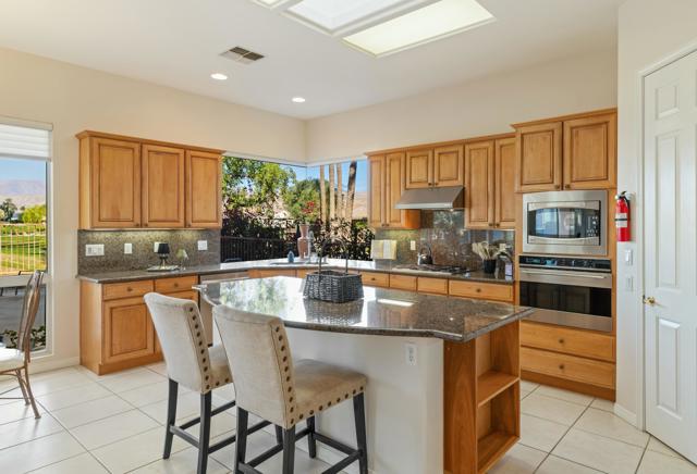 78770 Sunrise Mountain View, Palm Desert CA: https://media.crmls.org/mediaz/7d006843-027e-434a-9d1d-bfd535f7f8e8.jpg