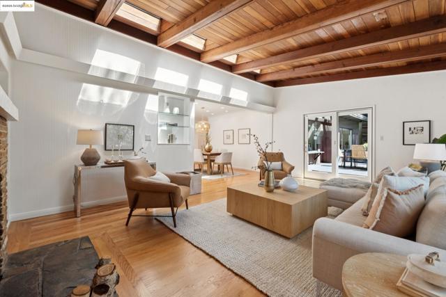 2429 Scout Rd, Oakland CA: https://media.crmls.org/mediaz/7d00d00f-2888-4759-b98b-04d15ac030aa.jpg